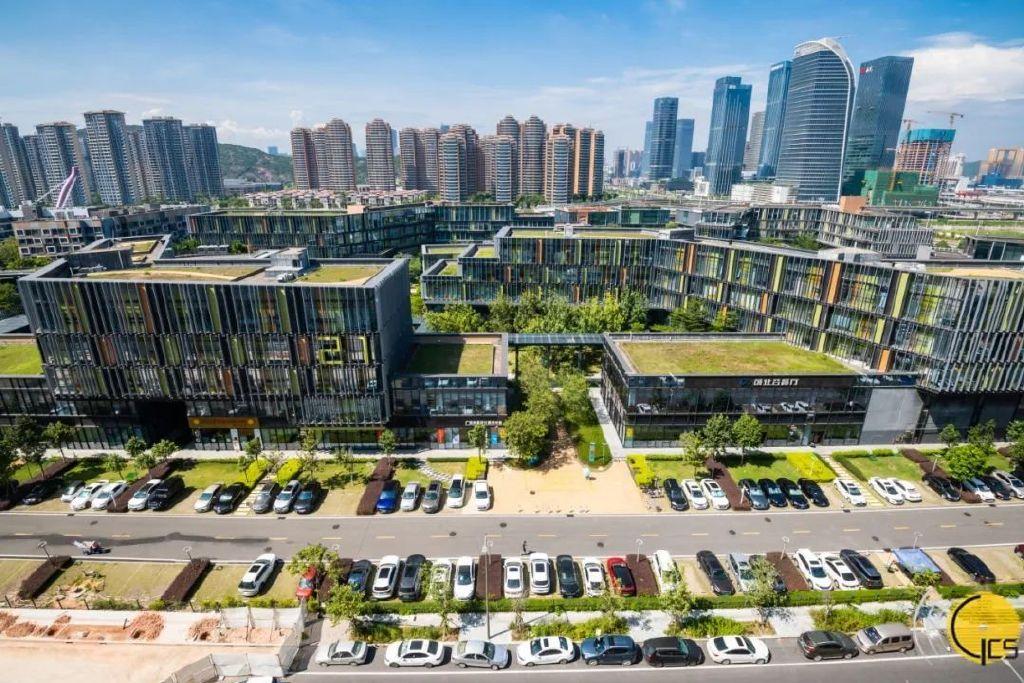 探索未來，2025新澳門正版免費資本車的時代來臨，2025新澳門正版免費資本車時代，探索未來的機遇與挑戰(zhàn)